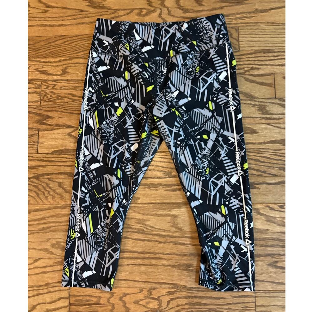 Reebok XL Reebok Women's and Women's Plus High-Rise Capri Leggings  Back‎ Pocket